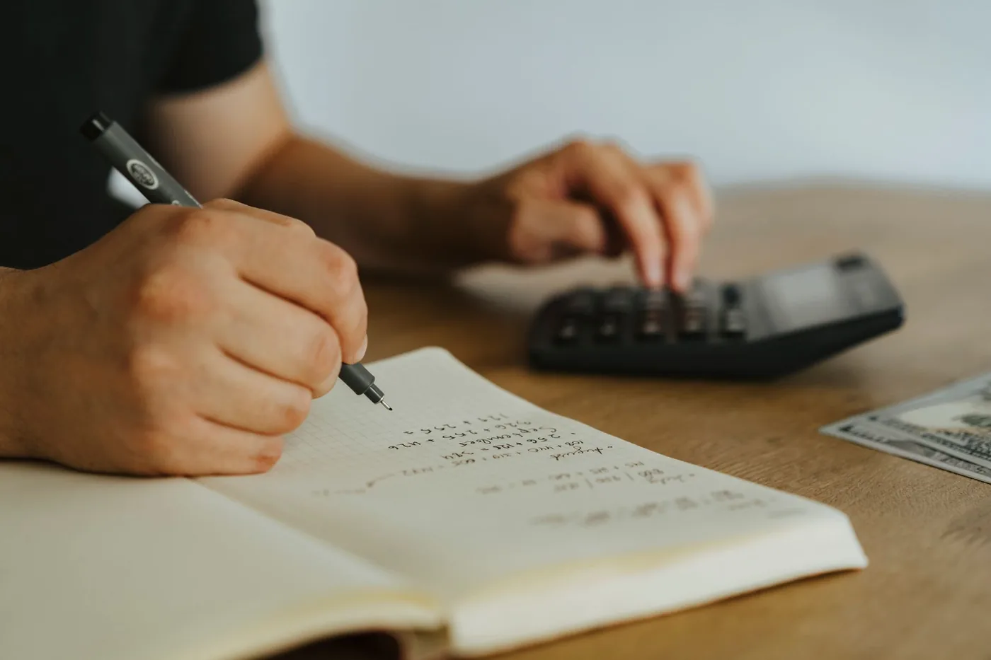Přehled o příjmech a výdajích rozhodne o nové výši záloh na pojištění.