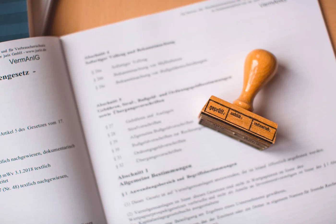 Notářské ověření zakladatelských dokumentů