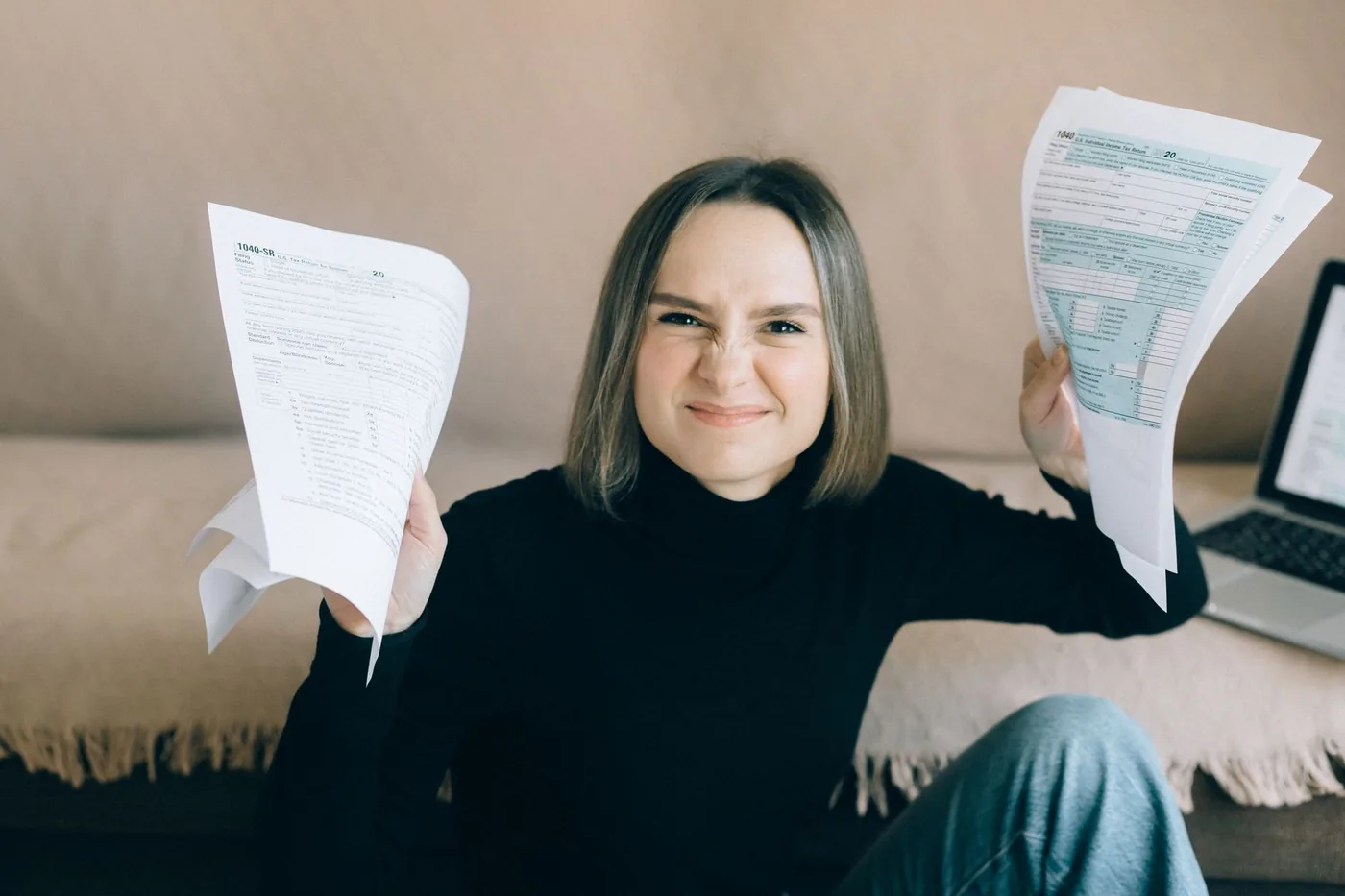 Podnikatel kontroluje výši daňové platby
