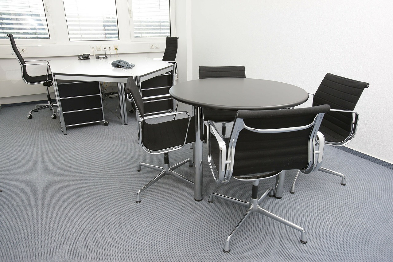 Vybavujete kancelář a jednací místnost? Správné kancelářské a konferenční židle musí mít i správný mechanismus.
